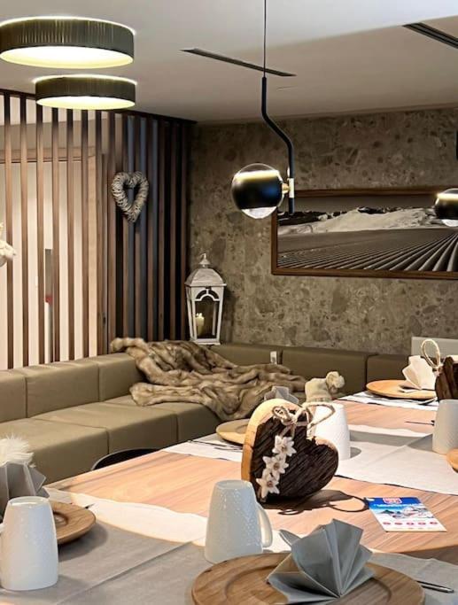 Petit Bijou - Corbet - Monolocale Con Divano Letto In Soggiorno - Massimo 3 Persone تشامبولوك المظهر الخارجي الصورة